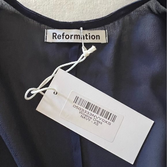 Reformation Winslow Dress in Navy - Picture 11 of 16
